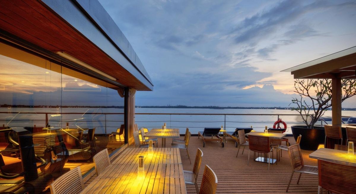 AQUA MEKONG yacht charter 5
