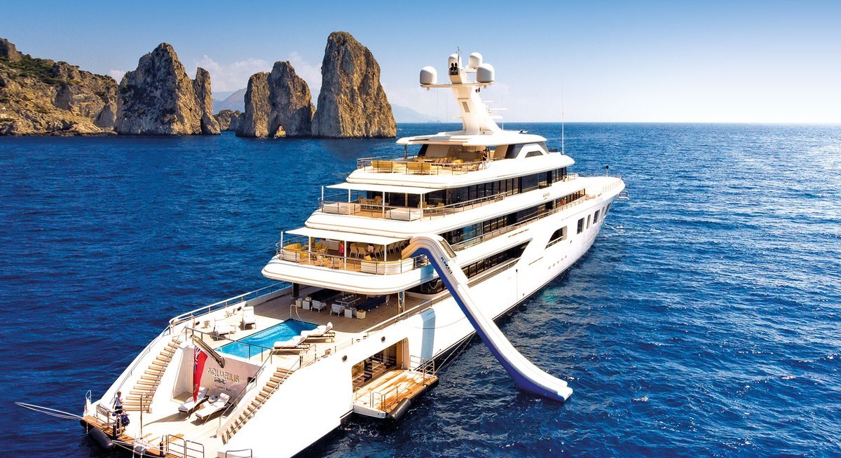 AQUARIUS yacht charter 1