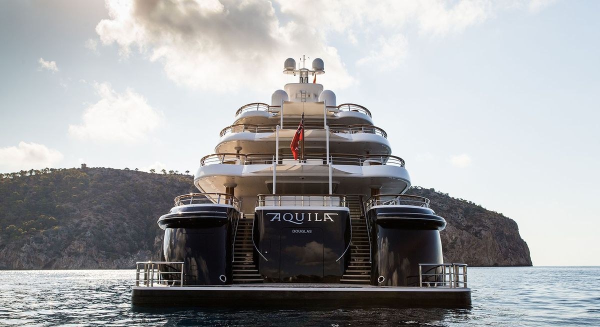 AQUILA yacht charter 5