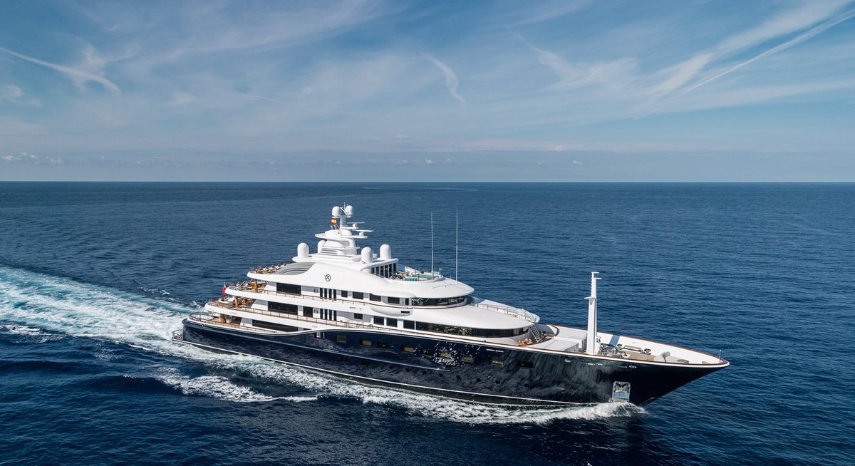 AQUILA yacht charter 1