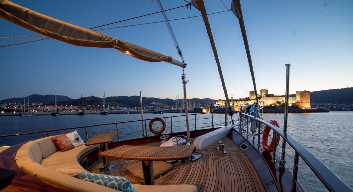 ARABELLA yacht charter 2