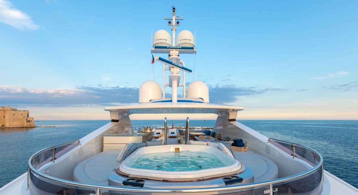 ARADOS yacht charter 2