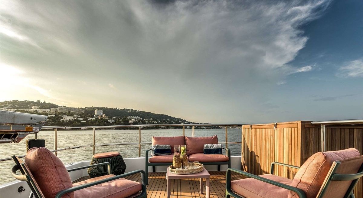 ARAOK II yacht charter 4