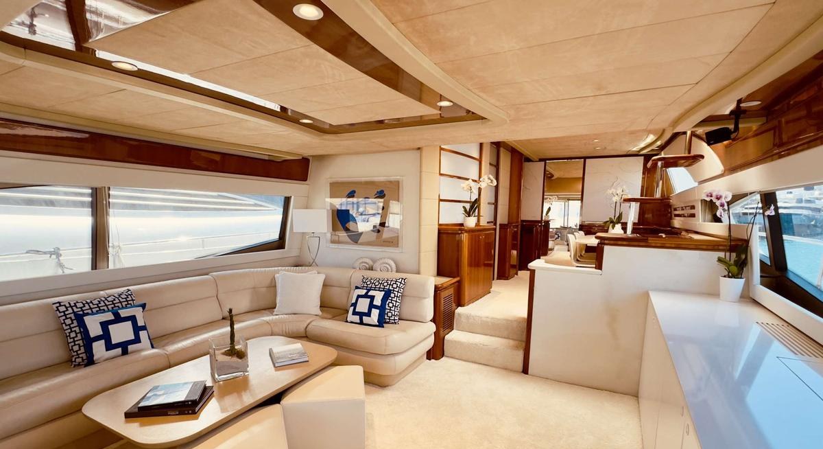 ARCELIA yacht charter 5