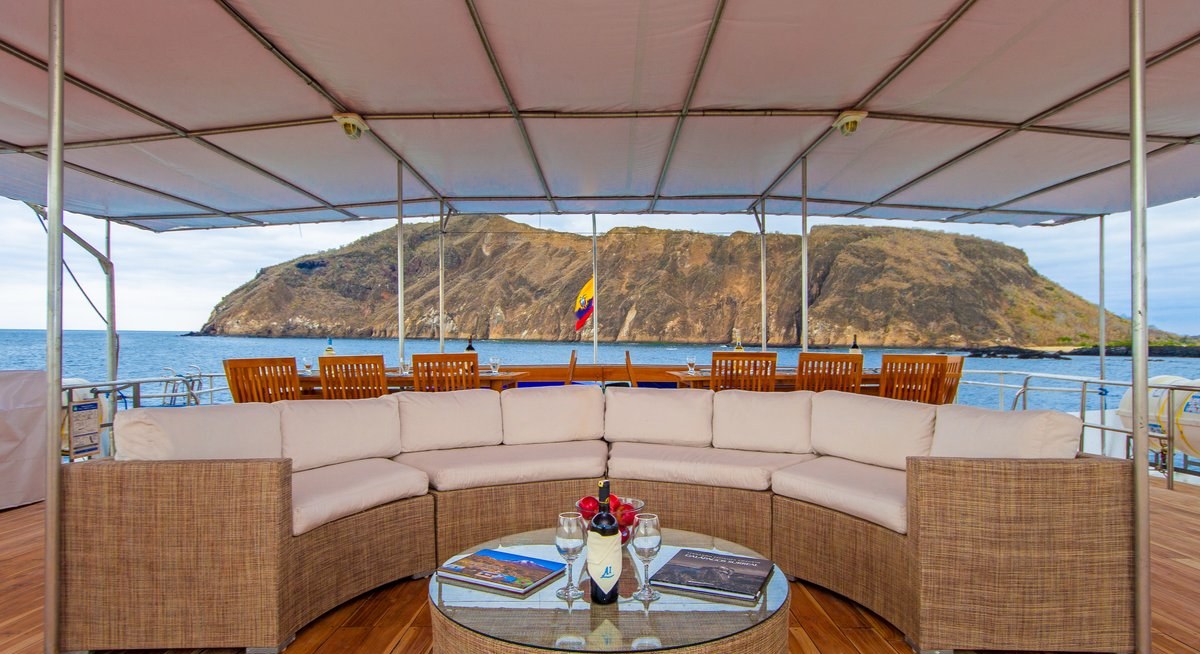 ARCHIPEL I yacht charter 3
