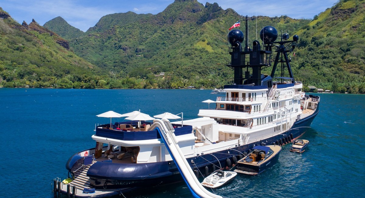 ARCTIC yacht charter 5