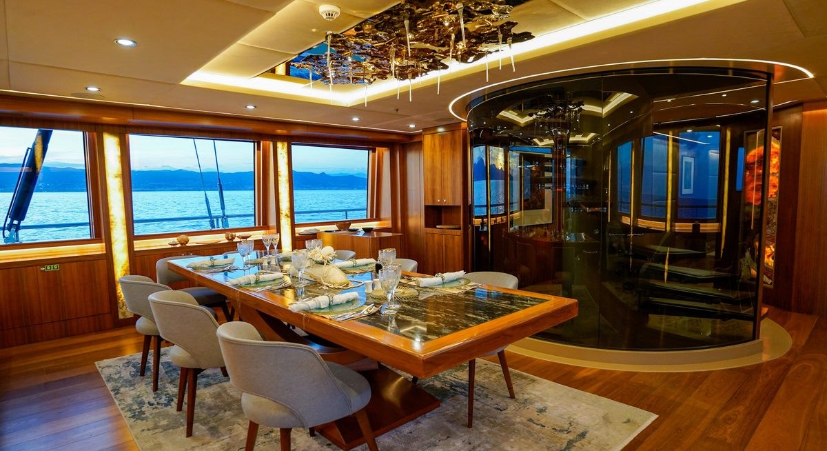 ARESTEAS yacht charter 5