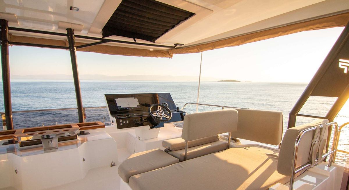 ARIVA yacht charter 3