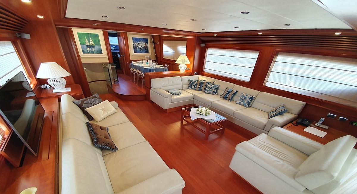 ARMA VII yacht charter 4