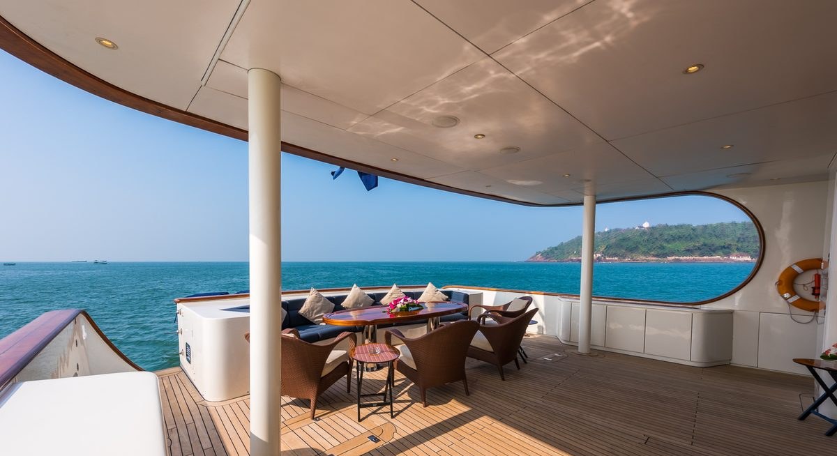 ASHENA yacht charter 4