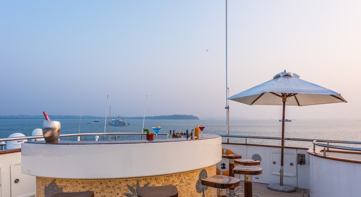 ASHENA yacht charter 3