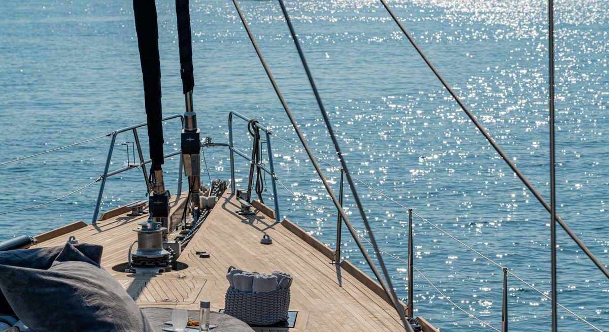 ASHLEYROSE 110 yacht charter 2