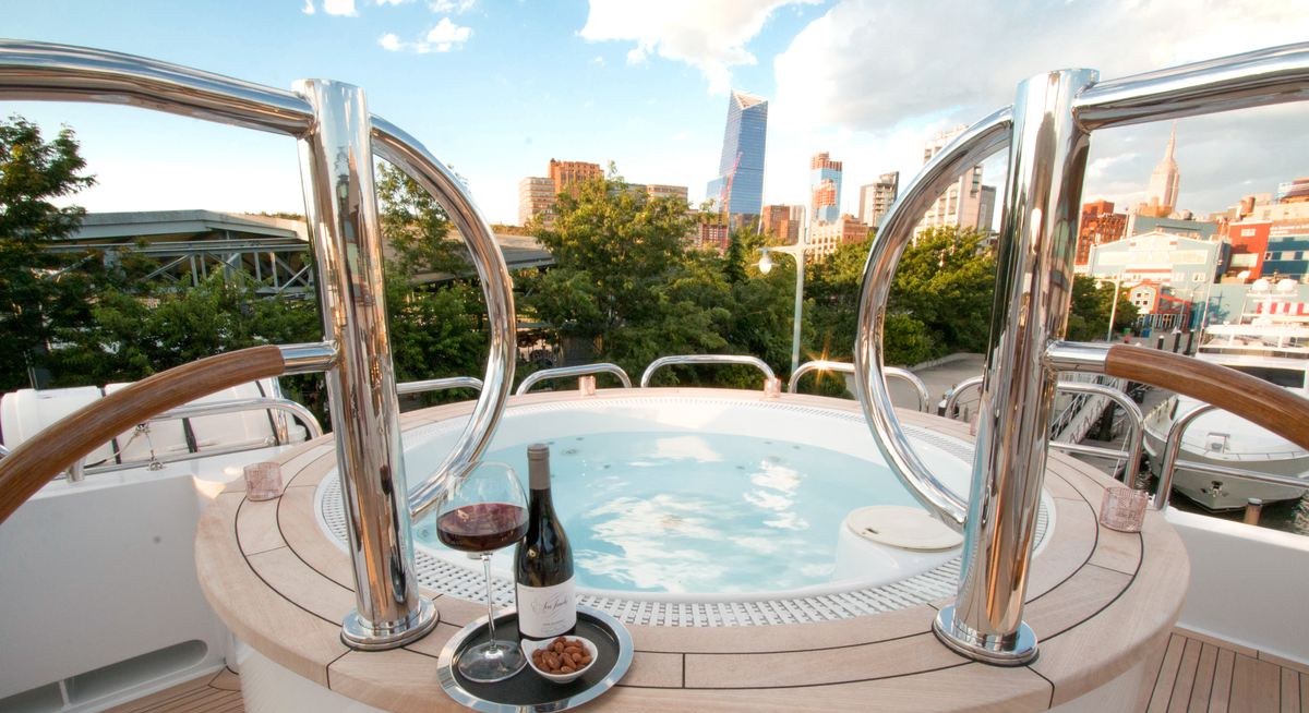 ASPEN ALTERNATIVE yacht charter 2