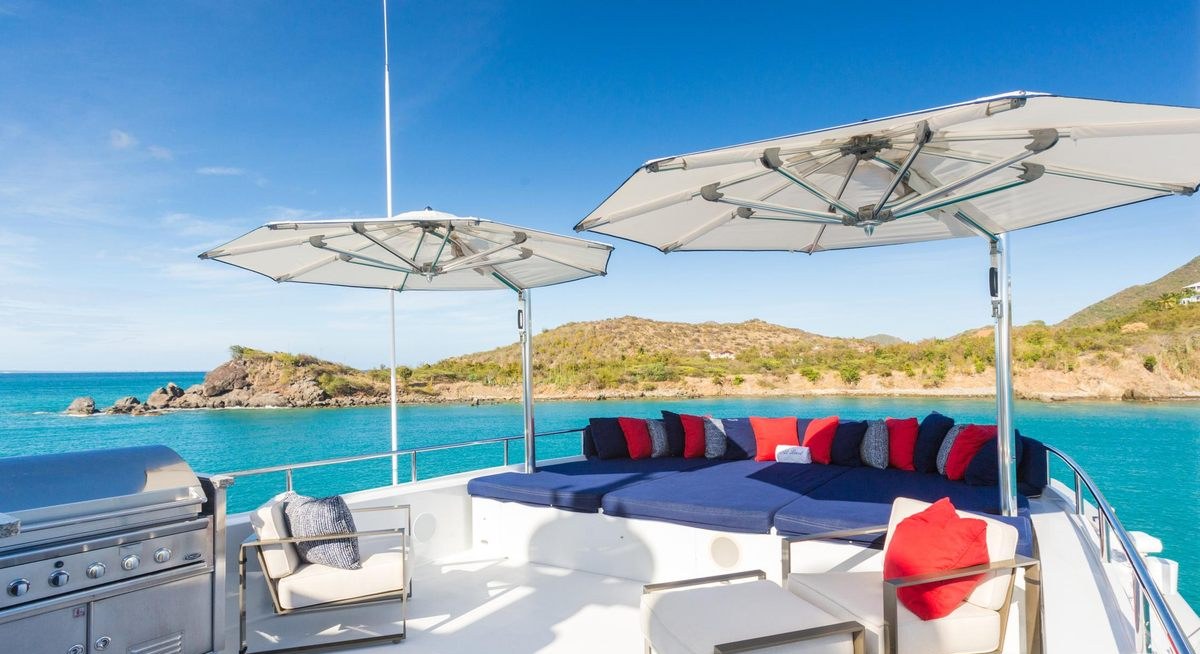 AT LAST yacht charter 4