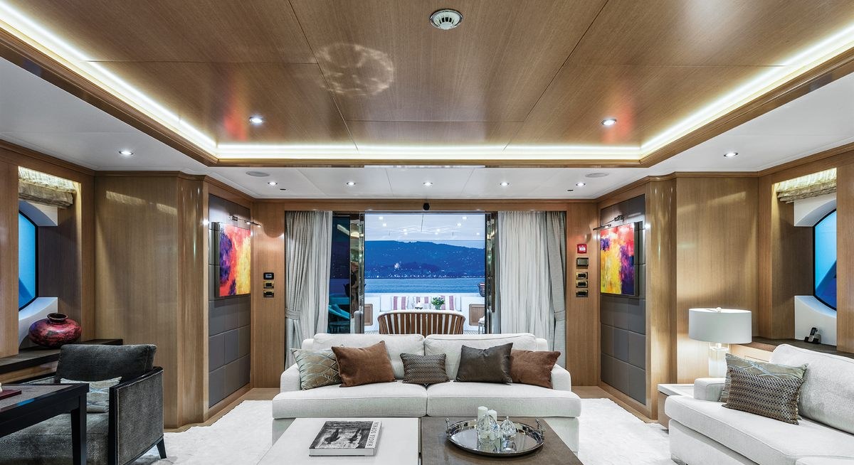 AUDACES yacht charter 5