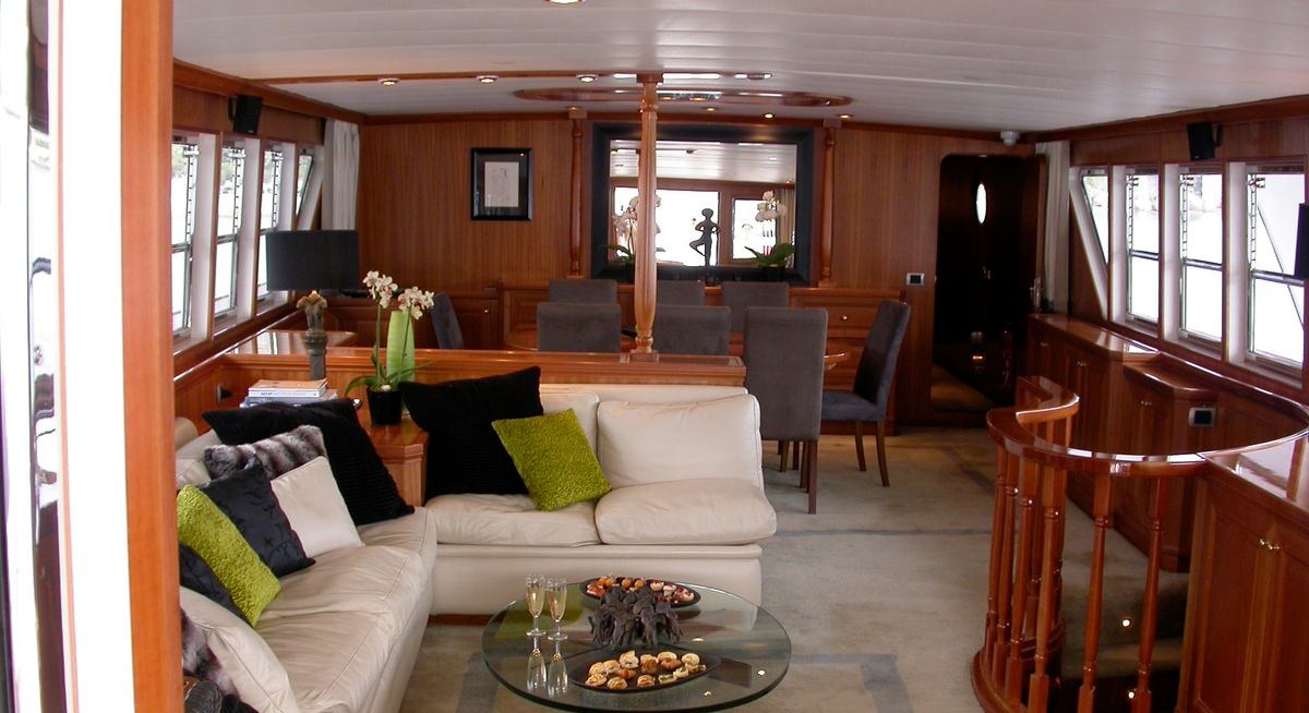AVA yacht charter 1