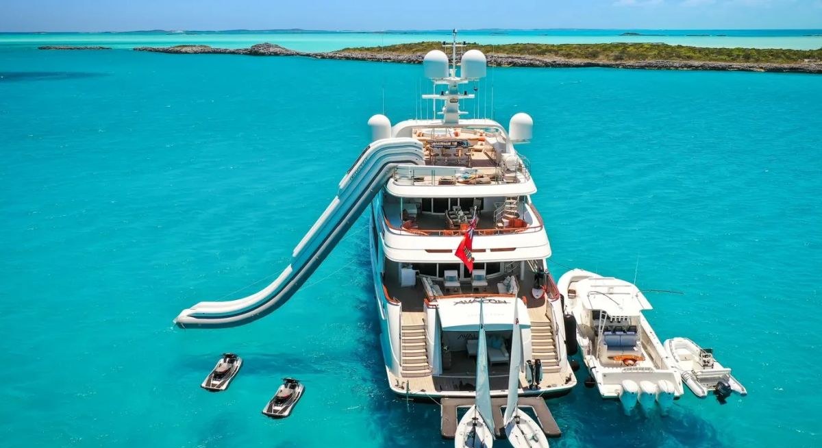 AVALON yacht charter 5