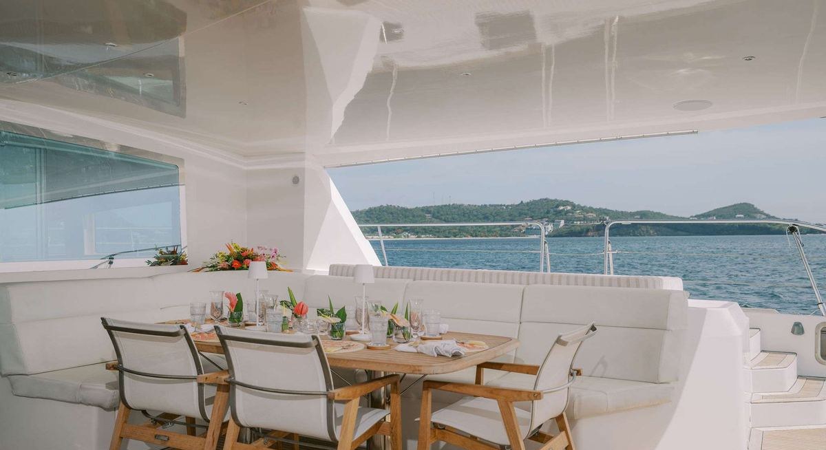 AVANTI yacht charter 4
