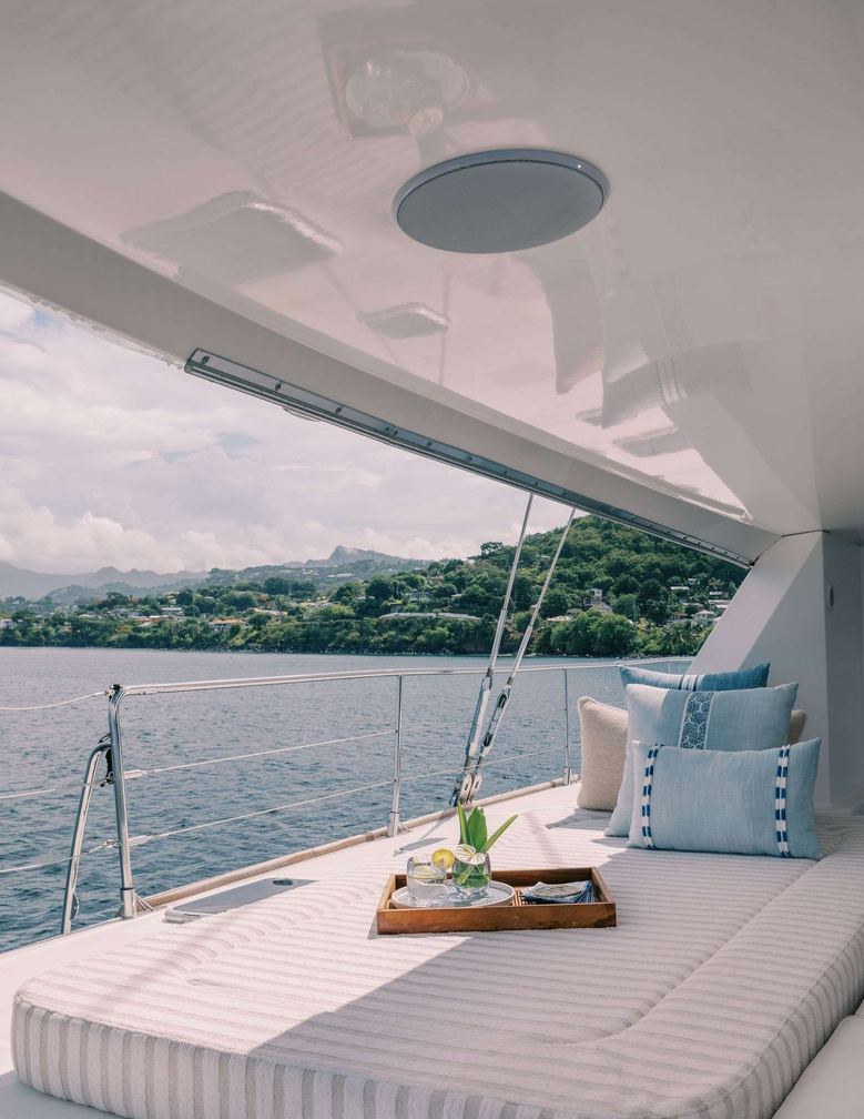 AVANTI yacht charter 3