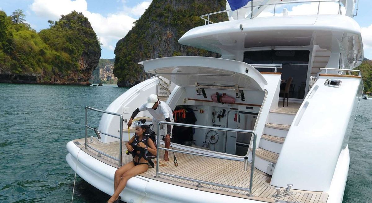 AVELINE yacht charter 4