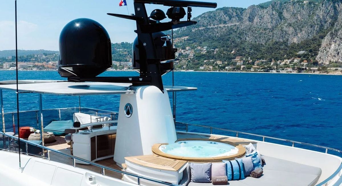 AWAY yacht charter 3