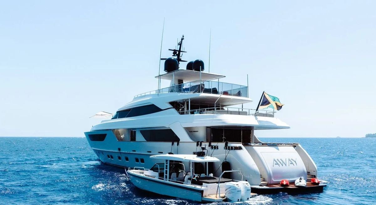 AWAY yacht charter 5