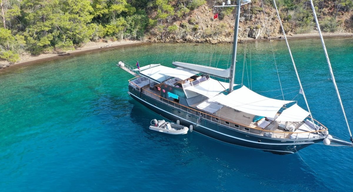 AYO yacht charter 5