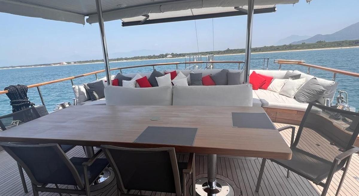 AYO yacht charter 4