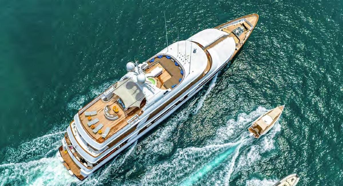 AZUL V yacht charter 5