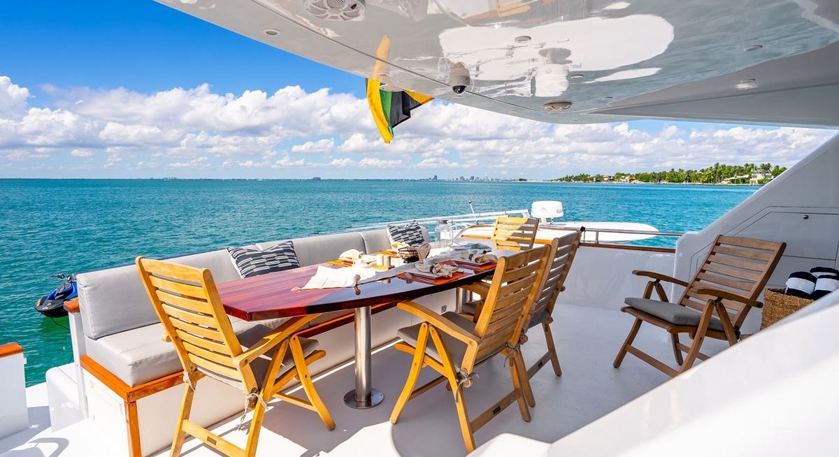 AZURE yacht charter 4