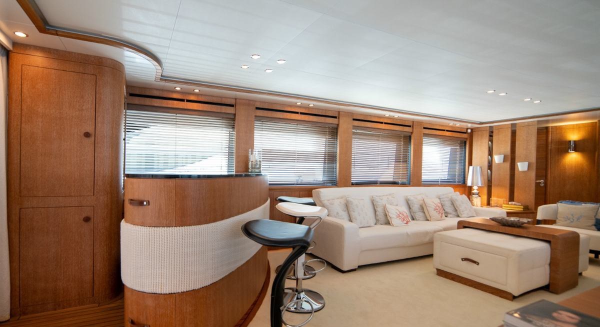 B TWO yacht charter 5