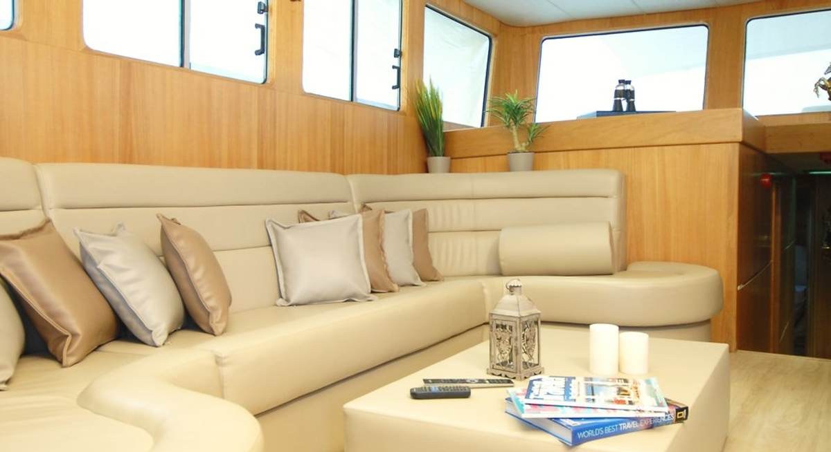BABOSCH yacht charter 4