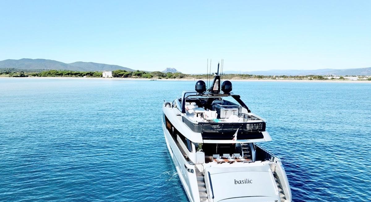 BASILIC yacht charter 5