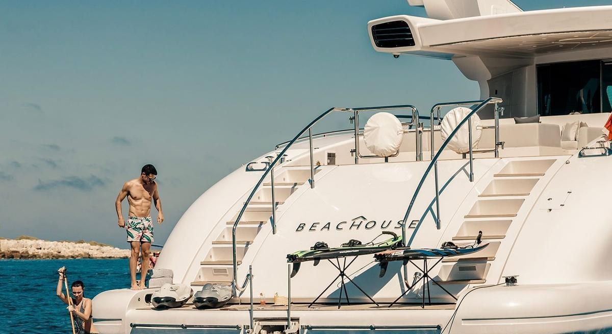 BEACHOUSE yacht charter 5
