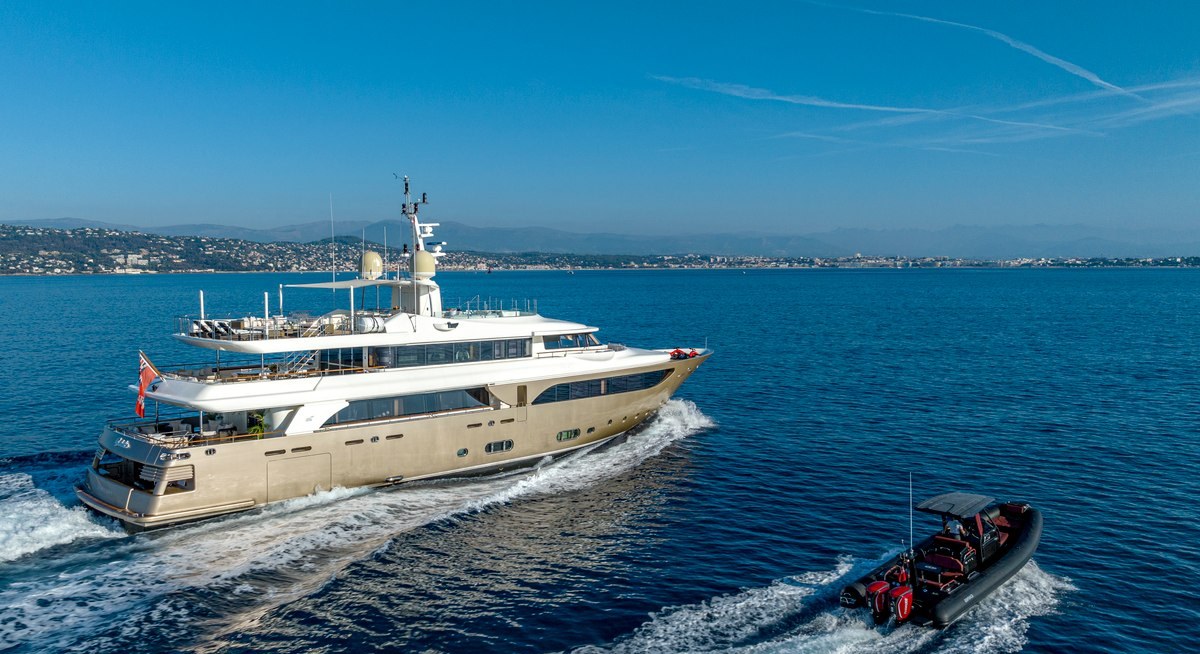 BEHIKE yacht charter 5
