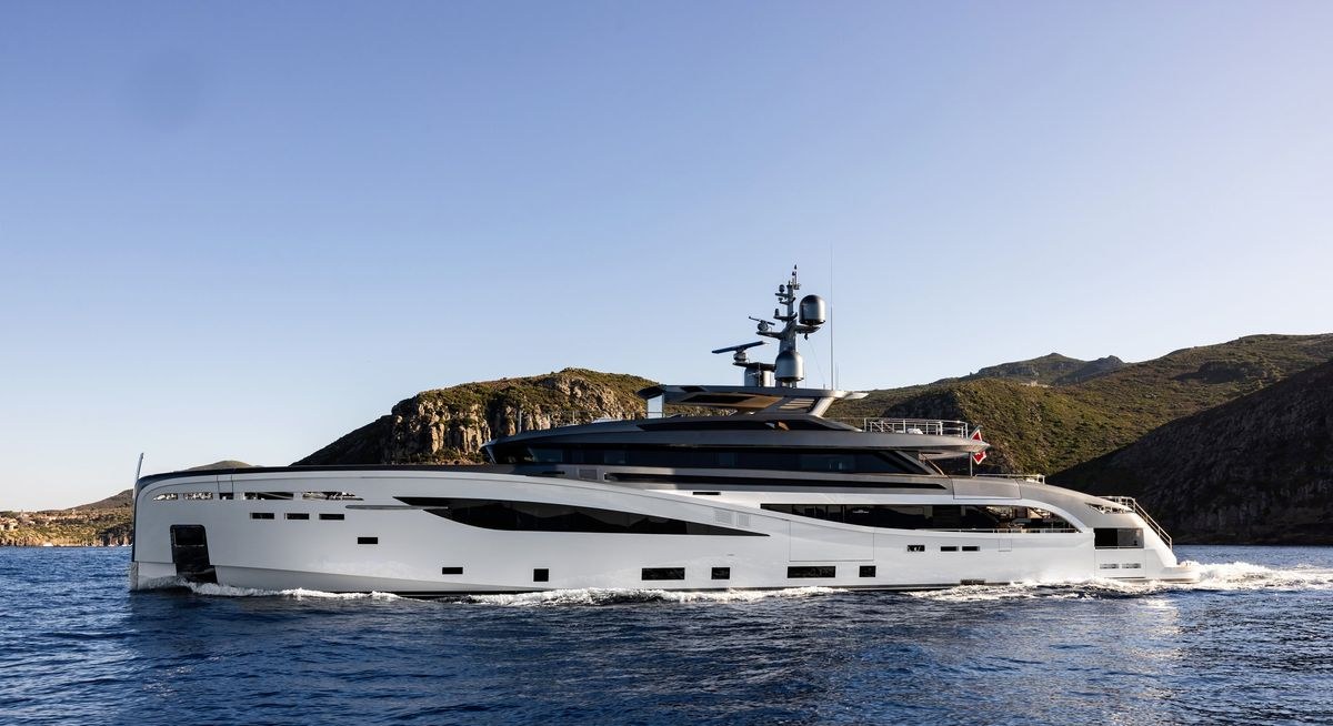 BEL1 YACHT CHARTER yacht charter