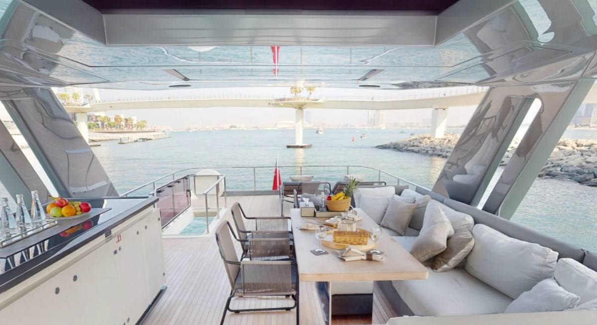 BELLA III yacht charter 3
