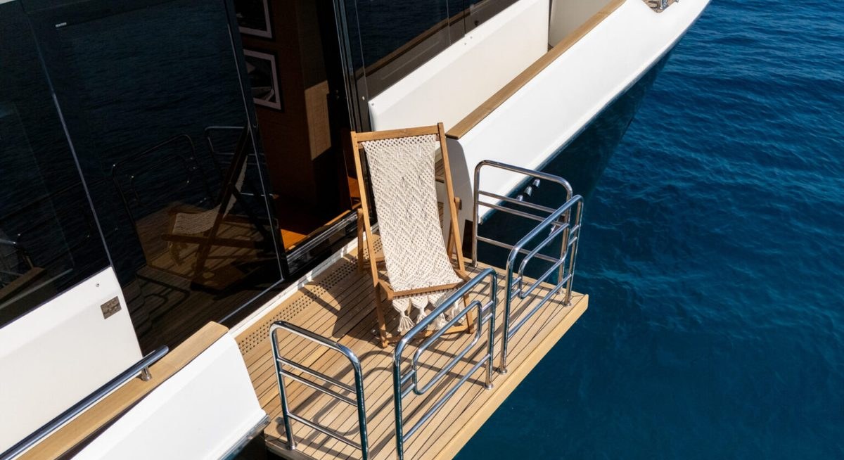 BELLA LUNA yacht charter 4
