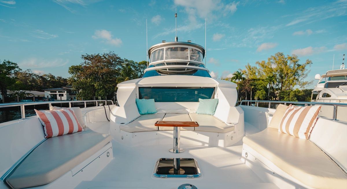 BELLA SKY yacht charter 2