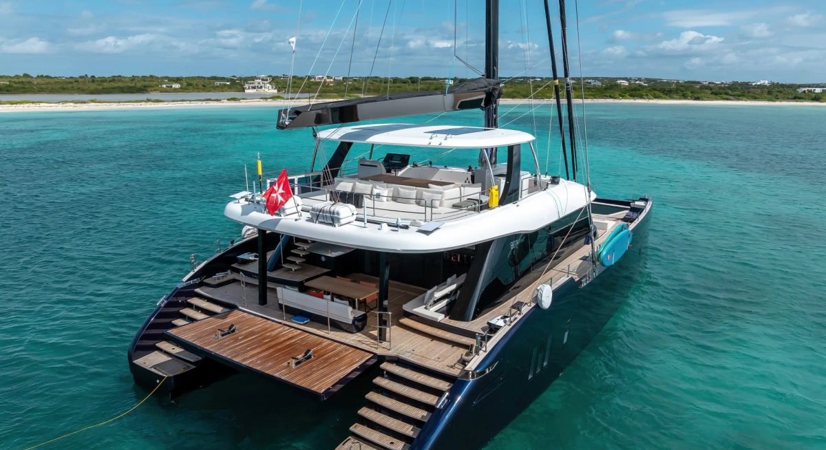 BELLDIA yacht charter 5