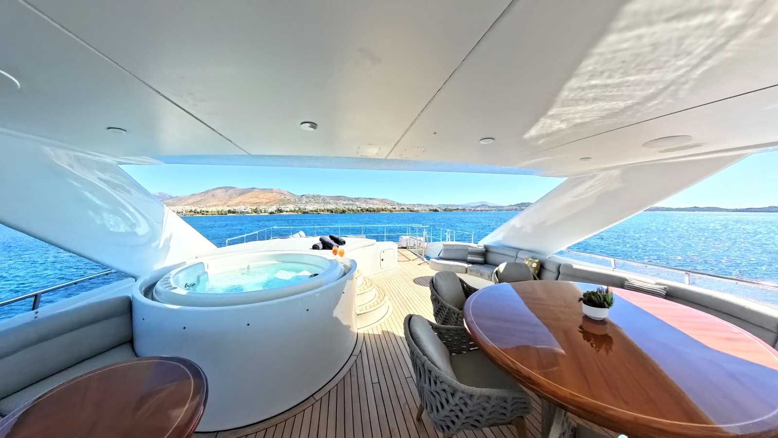 BENIK yacht charter 4