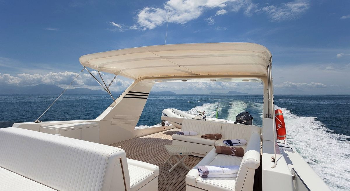 BERNADETTE yacht charter 4