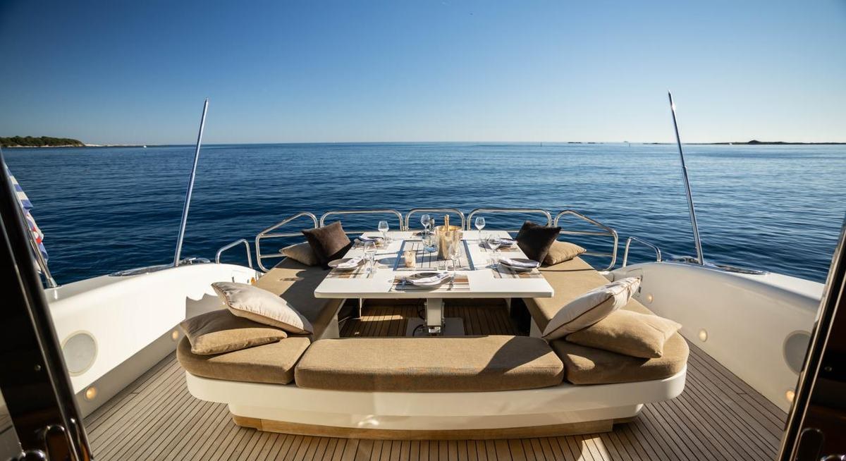 BEST MOUNTAIN yacht charter 4