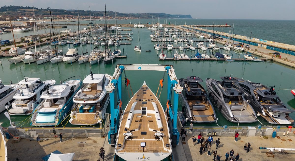 BIANCA II yacht charter 4