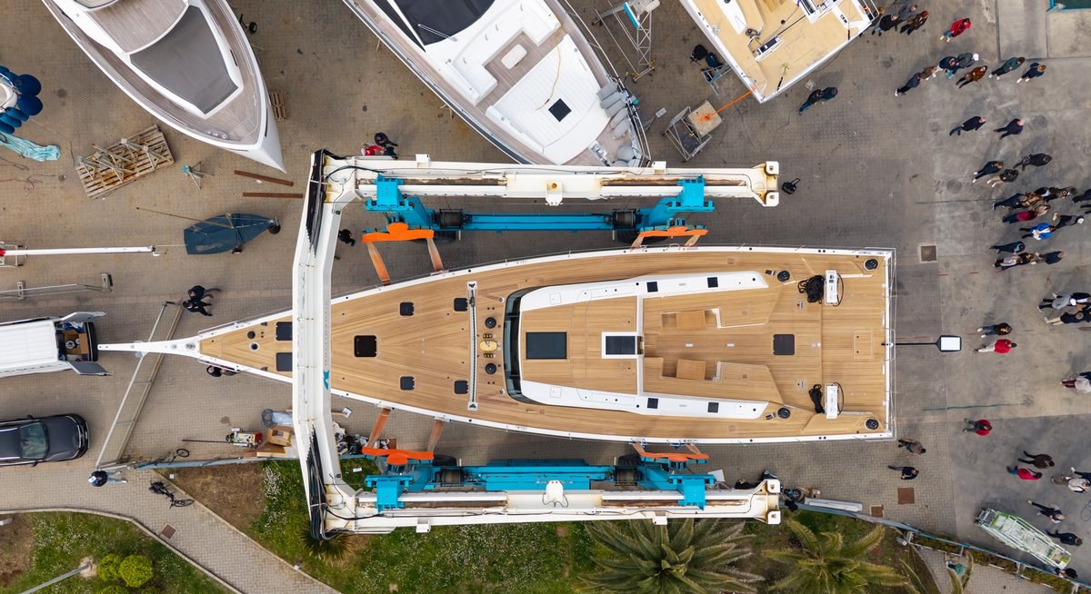 BIANCA II yacht charter 3