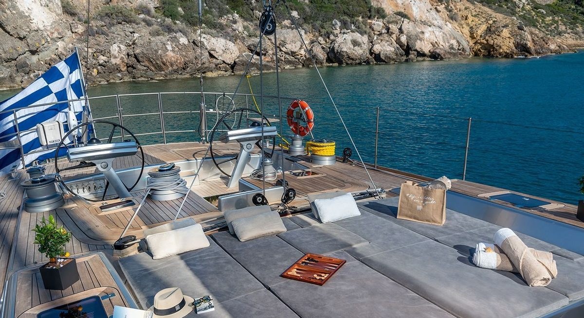 BLACK LION yacht charter 3