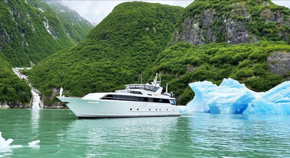 BLACKWOOD yacht charter 5