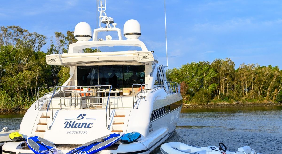 BLANC yacht charter 4
