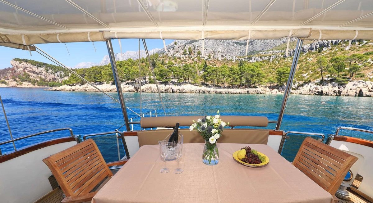 BLANKA yacht charter 4