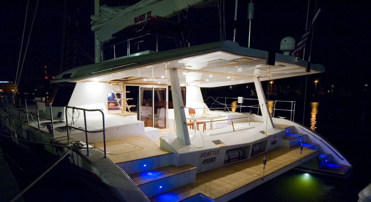 BLAZE II yacht charter 4